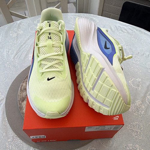 Brand new nike - brand, downshifter